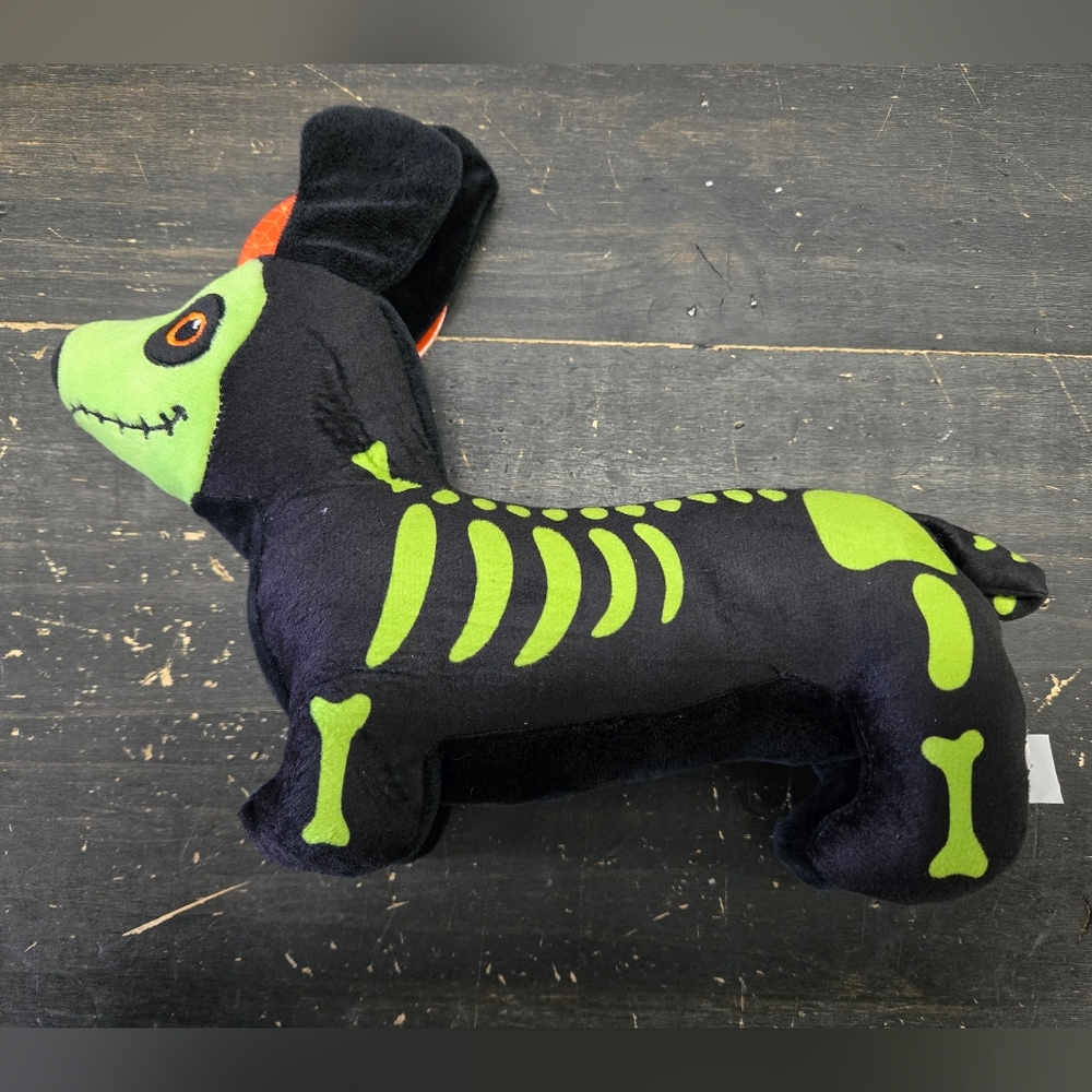 Pet Central Skeleton Daschund Plush Dog Squeakee Toy LG Green